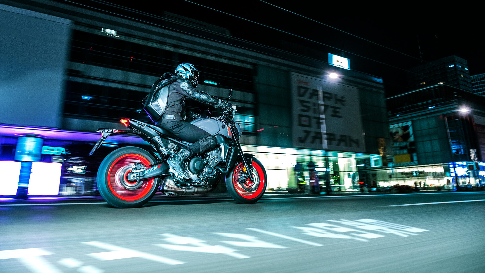 2021 Yamaha MT09 EU Storm Fluo Action 002 03