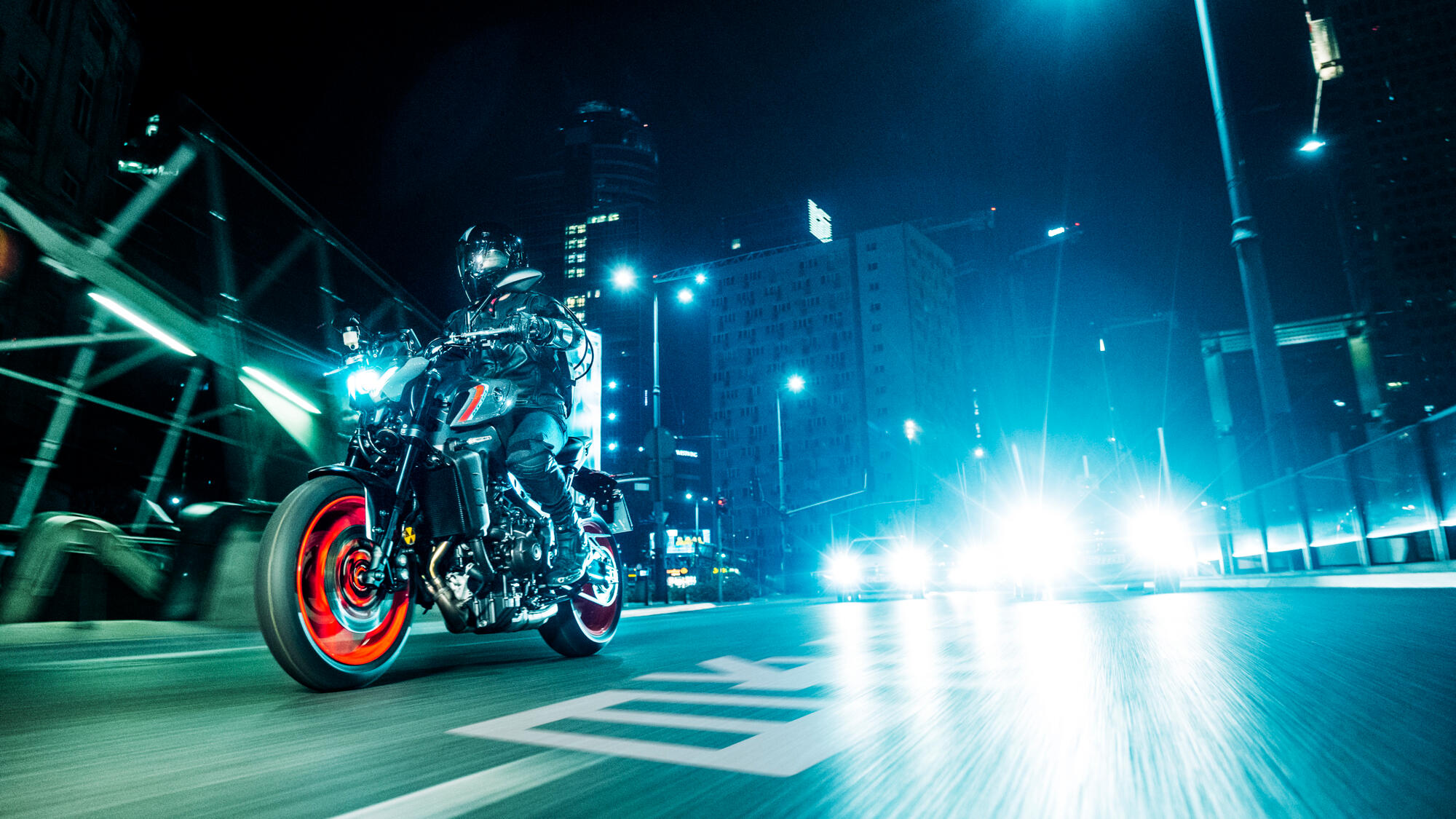 2021 Yamaha MT09 EU Storm Fluo Action 005 03