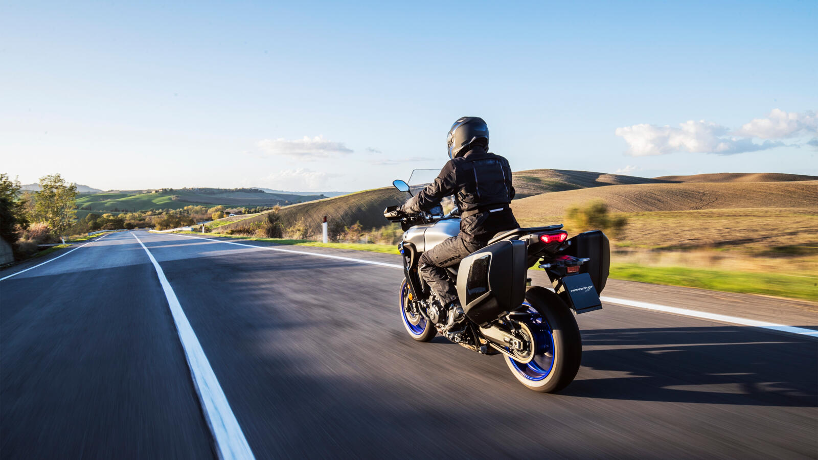 2021 YAM MT09TRGT EU BWM2 ACT 006 03 Preview