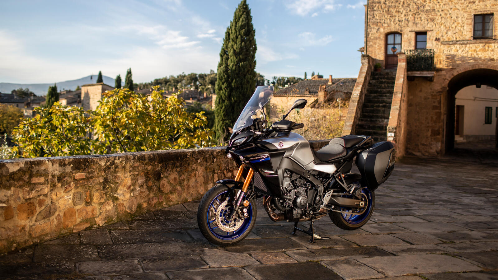 2021 YAM MT09TRGT EU BWM2 STA 001 03 Preview