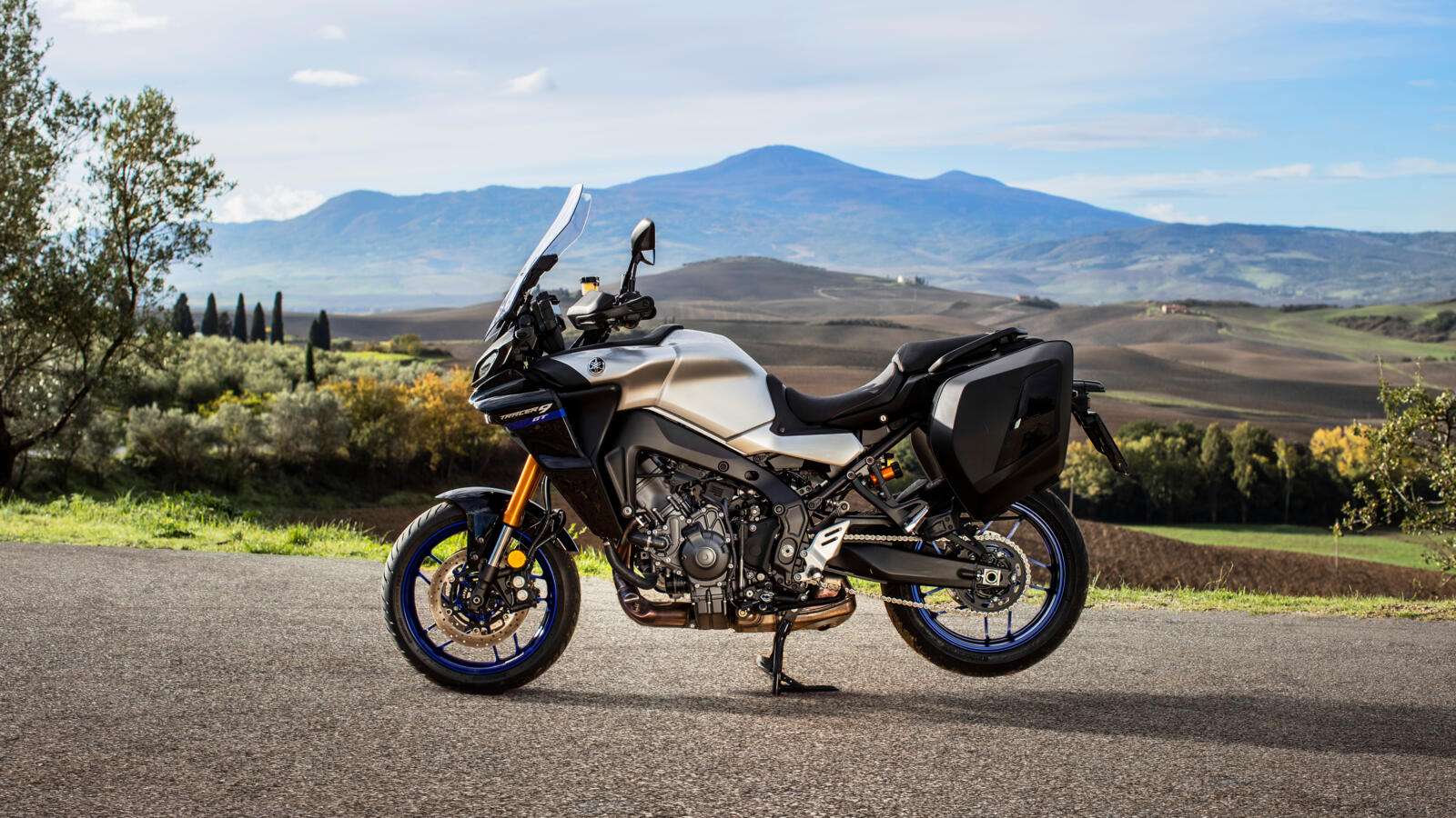 2021 YAM MT09TRGT EU BWM2 STA 004 03 Preview