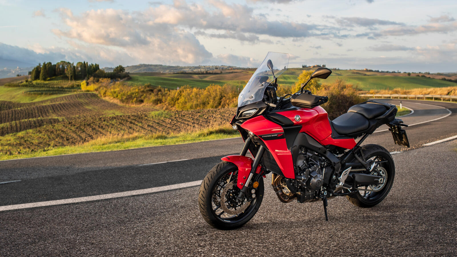 2021 YAM MT09TR EU VRSK STA 001 03 Preview